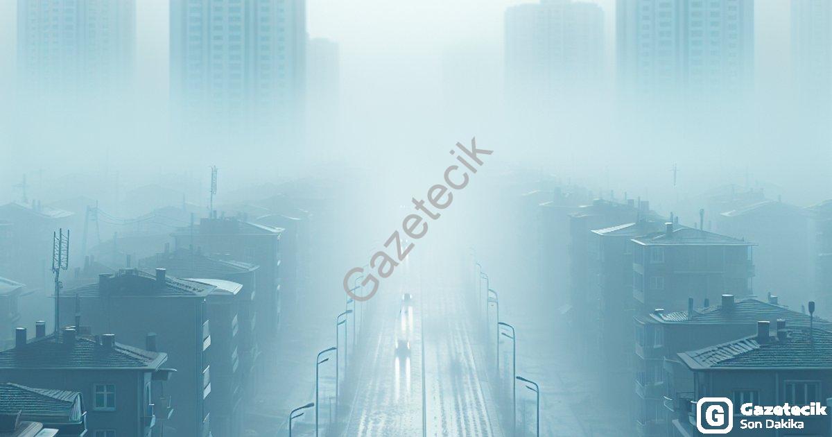"Denizli'de Yoğun Sis Alarmı: Görüş Mesafesi 10 Metreye Kadar Düştü" başlıklı haber için fotorealist